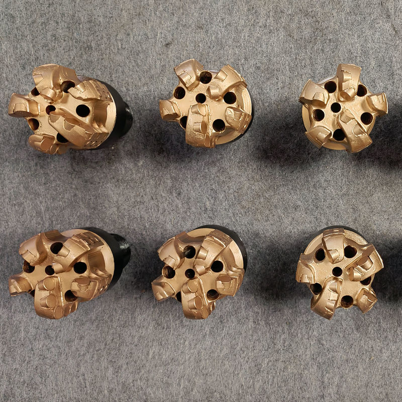 कुशल ड्रिलिंग कार्यों के लिए फिक्स्ड कटर और पीडीसी कटर के साथ नोजल वाटर वेल पीडीसी बिट्स