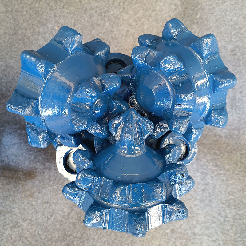 मध्यम कठोर संरचनाओं के लिए 12 1/4 इंच मिल टूथ ट्राइकॉन ड्रिल बिट