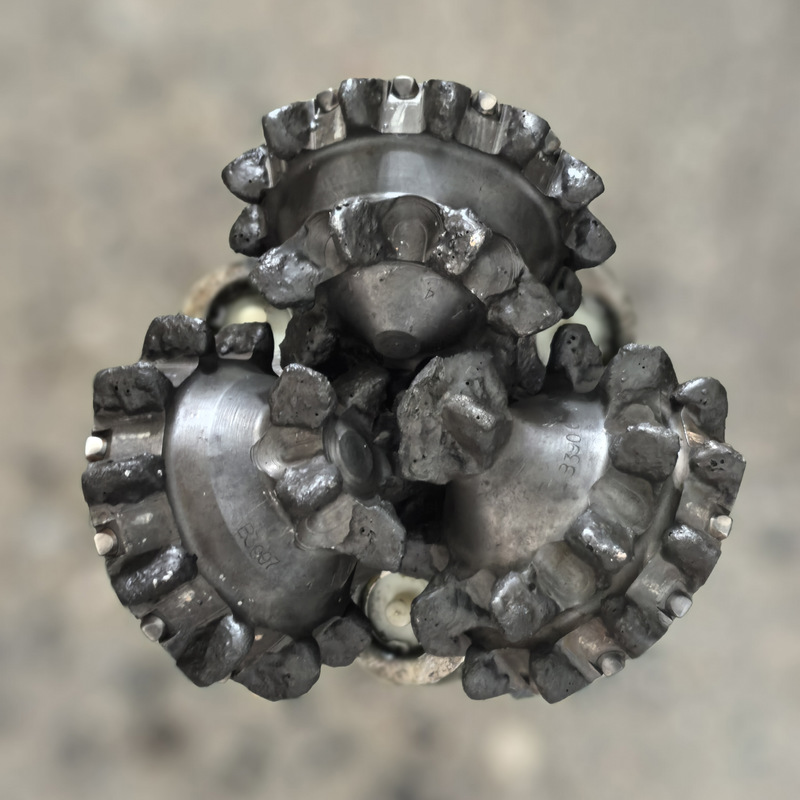 Roller Bearing Mill Tooth Drill Bit with IADC 117/127/217 for Oil Well Mining and 1 Year Warranty