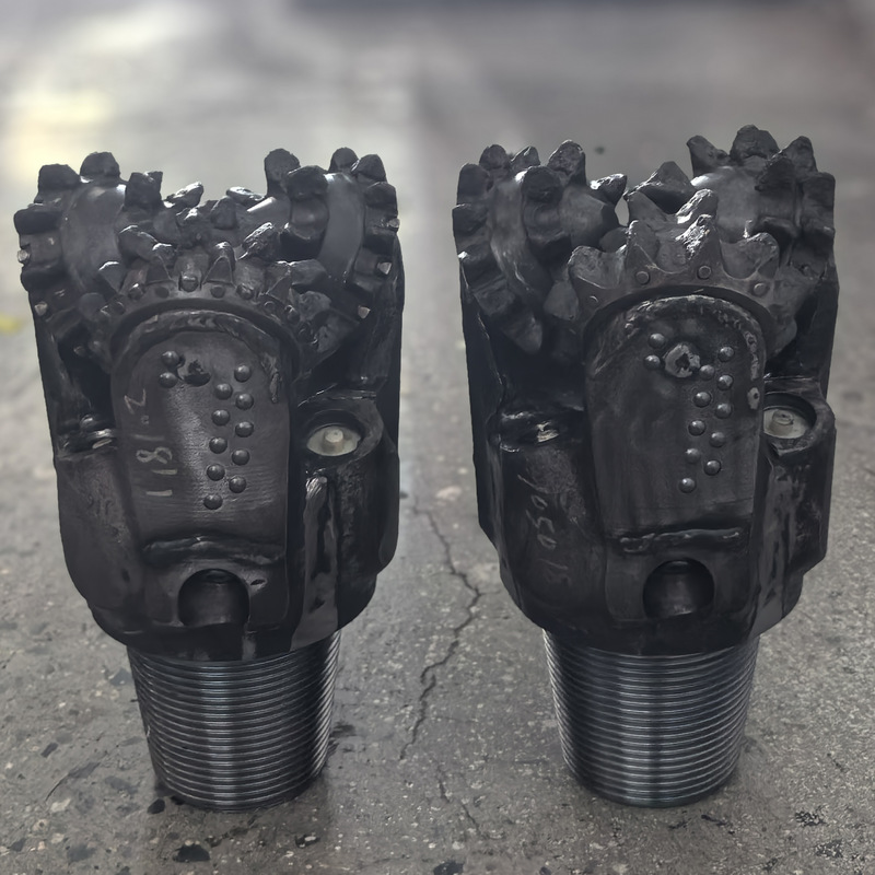 Roller Bearing Mill Tooth Drill Bit with IADC 117/127/217 for Oil Well Mining and 1 Year Warranty